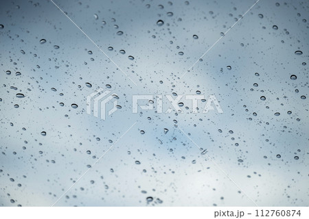 雨の日 梅雨 大雨 天気 天候 素材 112760874