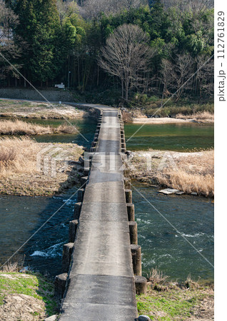 京都の清流木津川の沈下橋 恋路橋 京都府南山城村 京都の清流木津川の沈下橋 恋路橋 京都府南山城村 112761829