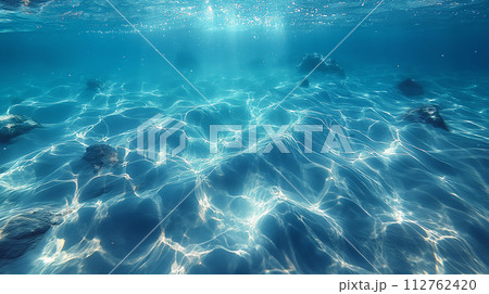 海底に波の光 112762420