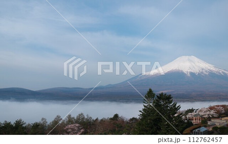 雲海と富士山 雲海と富士山 112762457