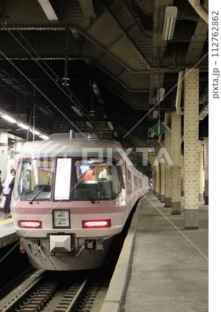 上野駅に停車中の「リゾートエクスプレスゆう」 上野駅に停車中の「リゾートエクスプレスゆう」 112762862