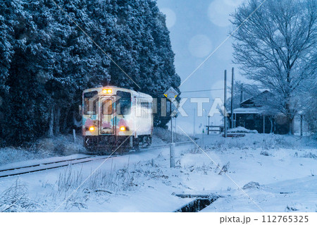 大雪の朝 大雪の朝 112765325