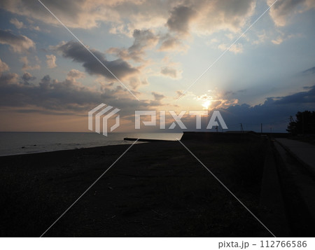 海に沈む夕日 海に沈む夕日 112766586
