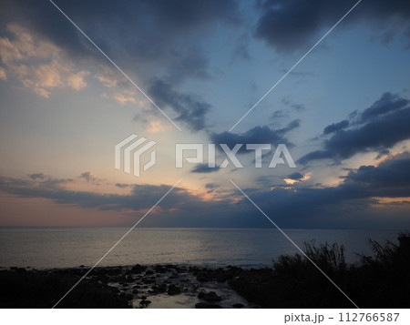 海に沈む夕日 海に沈む夕日 112766587