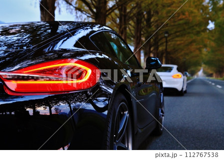 黒いスポーツカー 黒いスポーツカー 112767538