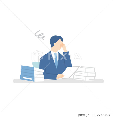 書類の山に頭を抱えるビジネスマン　上半身 112768705