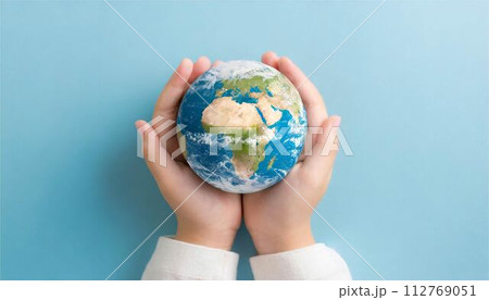 地球　手　エコロジー　サステナブル　環境　SDGs　イメージ 112769051
