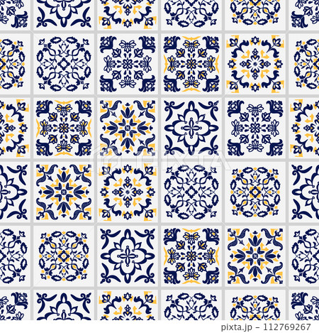 Seamless pattern of blue and yellow tiles on a white background 112769267