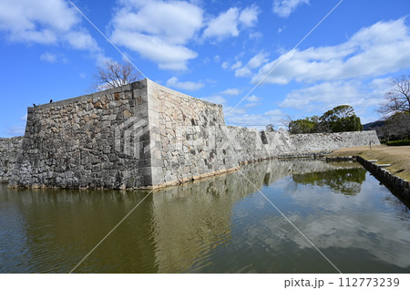 赤穂城の本丸南横矢桝形跡と石垣 112773239