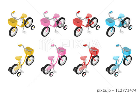 アイソメトリックイラスト:補助輪付き自転車セット アイソメトリックイラスト:補助輪付き自転車セット 112773474
