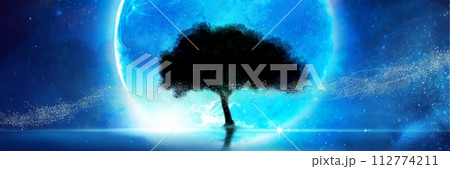 水面に浮かぶ大きな青い満月に照らされた大樹の影のシルエットのファンタジー背景ワイドサイズイラスト 112774211