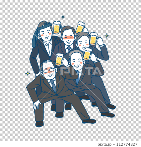 ビールを飲んで踊る中年会社員の男性のイラスト ビールを飲んで踊る中年会社員の男性のイラスト 112774827