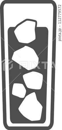 氷の入ったグラス 112779572