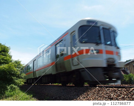 通過する太多線の列車 112786877