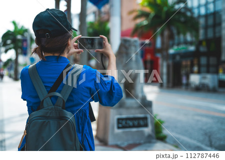 観光客 観光客 112787446