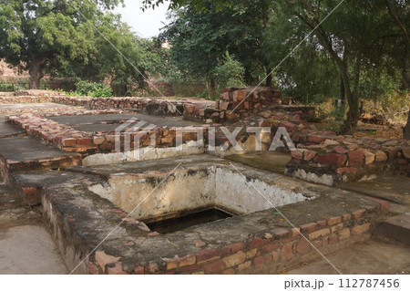 インド アーグラ近郊 ファテープル・シークリーの遺跡群 インド アーグラ近郊 ファテープル・シークリーの遺跡群 112787456