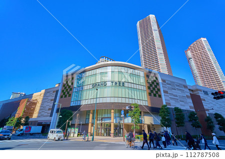 神奈川県川崎市中原区の新丸子東3丁目交差点からショッピングモール(grandtree)方面を見る 神奈川県川崎市中原区の新丸子東3丁目交差点からショッピングモール(grandtree)方面を見る 112787508