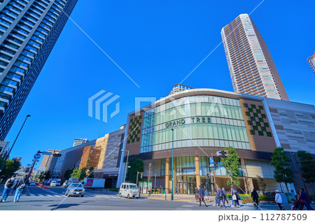 神奈川県川崎市中原区の新丸子東3丁目交差点からショッピングモール(grandtree)方面を見る 神奈川県川崎市中原区の新丸子東3丁目交差点からショッピングモール(grandtree)方面を見る 112787509