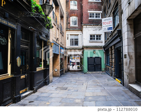 ロンドンの路地裏の写真素材 [112788010] - PIXTA
