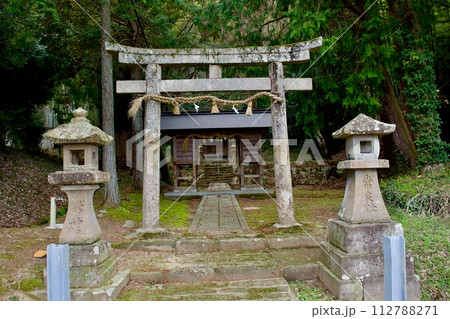 嘉羅久利神社 112788271