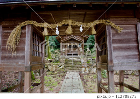 嘉羅久利神社 112788275