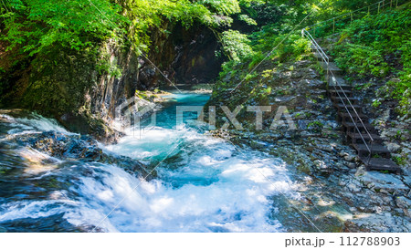 四万甌穴群（夏） 112788903