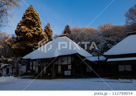 有珠善光寺の冬の朝 112789054