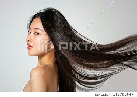 黒髪の綺麗な日本人女性の横顔の写真(ヘアケア・ロングヘア・縮毛矯正・ストレート・背景なし) 黒髪の綺麗な日本人女性の横顔の写真(ヘアケア・ロングヘア・縮毛矯正・ストレート・背景なし) 112790647