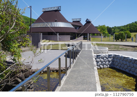 奥松島縄文村の建物の景色 奥松島縄文村の建物の景色 112790750