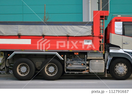 ダンプトラック　イメージ 112791687