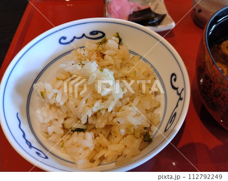 日本料理　和食会席　豪華な和食フルコース 112792249