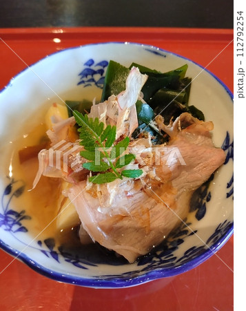 日本料理　和食会席　豪華な和食フルコース 112792254