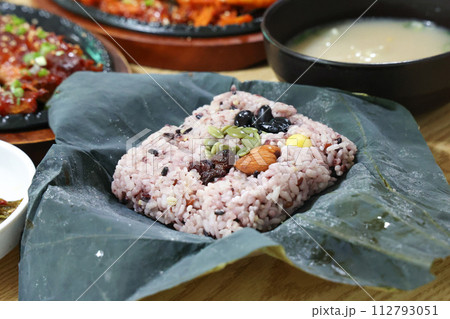 Korea food. lotus leaf rice Korea food. lotus leaf rice 112793051