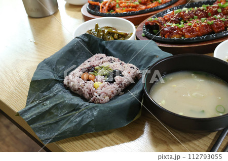 Korea food. lotus leaf rice Korea food. lotus leaf rice 112793055
