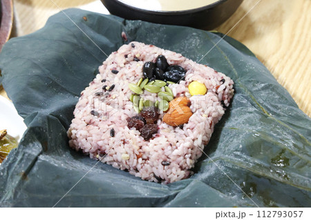 Korea food. lotus leaf rice Korea food. lotus leaf rice 112793057