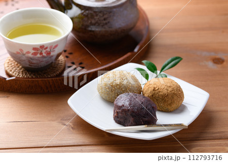 日本を代表する和菓子 おはぎ 日本を代表する和菓子 おはぎ 112793716