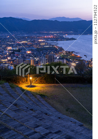 《長野県》諏訪湖の夜景・立石公園の眺望 112794522