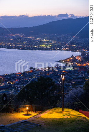 《長野県》諏訪湖の夜景・立石公園の眺望 112794525
