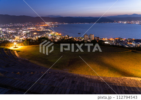 《長野県》諏訪湖の夜景・立石公園の眺望 112794543