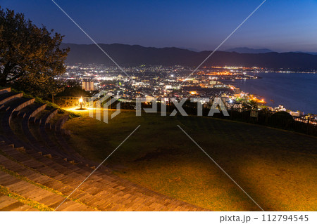 《長野県》諏訪湖の夜景・立石公園の眺望 112794545