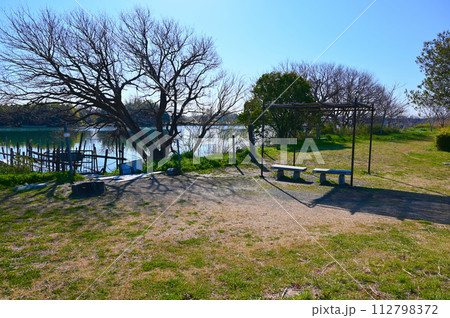 矢切の渡し　柴又公園　江戸川河川敷　葛飾柴又 112798372