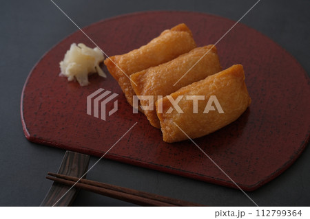 いなり寿司 112799364