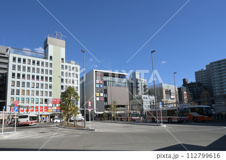 調布駅前ロータリー 112799616