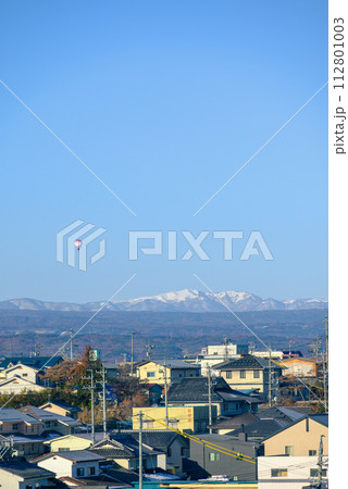 佐久市の街並みと気球と雪山【鼻顔稲荷神社より撮影】 佐久市の街並みと気球と雪山【鼻顔稲荷神社より撮影】 112801003