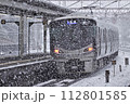 JR西日本 225系100番台 L編成×2 普通 網干行き+姫路行き 名残雪 降雪の膳所駅 112801585