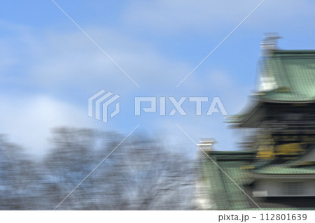 南海トラフ巨大地震発生イメージ ( 大阪城公園天守閣 ) 南海トラフ巨大地震発生イメージ ( 大阪城公園天守閣 ) 112801639