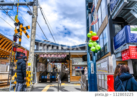 東京都品川区の都市風景　戸越銀座駅　戸越銀座商店街 112803225