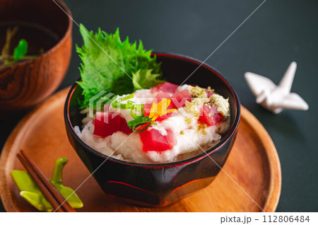 マグロの山かけ丼 112806484