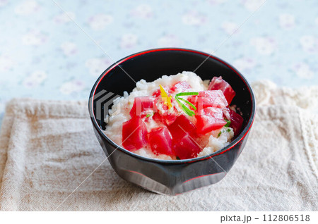 マグロの山かけ丼 112806518