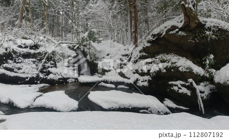新発田市荒川剣龍峡の雪景色 新発田市荒川剣龍峡の雪景色 112807192
